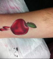 фото тату С ЯБЛОКОМ (Tattoo apple photo) (значение) — пример рисунка — 031 tatufoto.com