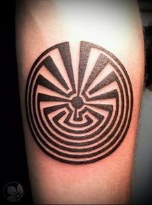 Фото тату лабиринт - пример - 29052017 - пример - 028 tattoo maze