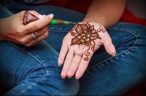 Фото Мехенди на ладони - 17062017 - пример - 049 Mehendi in the palm of your hand