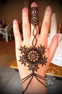 Фото Мехенди на ладони - 17062017 - пример - 039 Mehendi in the palm of your hand