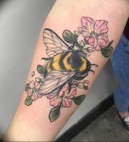 фото тату шмель от 29.07.2017 №099 — Tattoo bumblebee_tattoo-photo.ru
