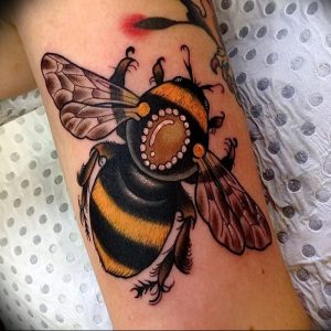 фото тату шмель от 29.07.2017 №004 - Tattoo bumblebee_tattoo-photo.ru