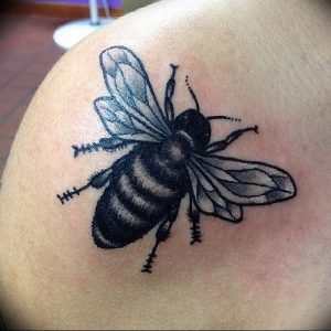 фото тату шмель от 29.07.2017 №007 - Tattoo bumblebee_tattoo-photo.ru