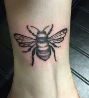 фото тату шмель от 29.07.2017 №009 — Tattoo bumblebee_tattoo-photo.ru