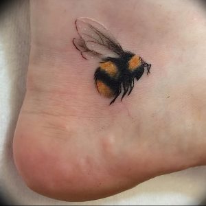 фото тату шмель от 29.07.2017 №015 - Tattoo bumblebee_tattoo-photo.ru