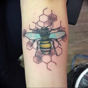 фото тату шмель от 29.07.2017 №018 - Tattoo bumblebee_tattoo-photo.ru
