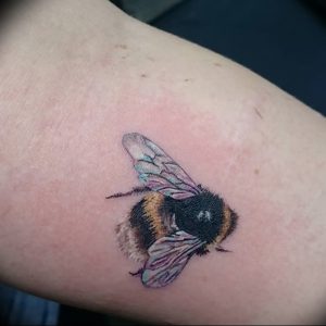 фото тату шмель от 29.07.2017 №053 - Tattoo bumblebee_tattoo-photo.ru