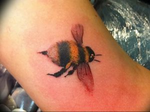 фото тату шмель от 29.07.2017 №068 - Tattoo bumblebee_tattoo-photo.ru