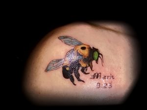 фото тату шмель от 29.07.2017 №069 - Tattoo bumblebee_tattoo-photo.ru