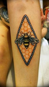 фото тату шмель от 29.07.2017 №070 - Tattoo bumblebee_tattoo-photo.ru