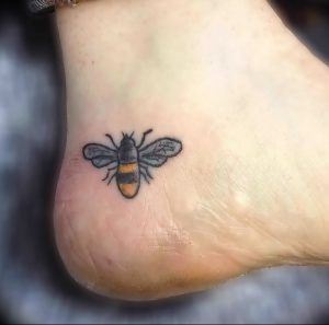 фото тату шмель от 29.07.2017 №089 - Tattoo bumblebee_tattoo-photo.ru