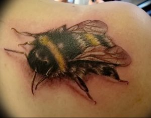 фото тату шмель от 29.07.2017 №090 - Tattoo bumblebee_tattoo-photo.ru