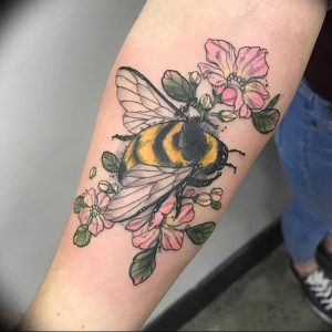 фото тату шмель от 29.07.2017 №099 - Tattoo bumblebee_tattoo-photo.ru