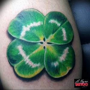 фото тату трилистник - клевер от 21.08.2017 №010 - Cloverleaf tattoo - tattoo-photo.ru