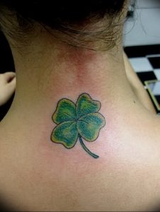 фото тату трилистник - клевер от 21.08.2017 №051 - Cloverleaf tattoo - tattoo-photo.ru