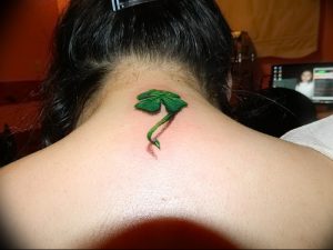 фото тату трилистник - клевер от 21.08.2017 №057 - Cloverleaf tattoo - tattoo-photo.ru