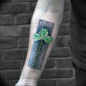 фото тату трилистник - клевер от 21.08.2017 №073 - Cloverleaf tattoo - tattoo-photo.ru