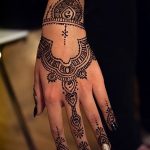 фото Рисунки мехенди на руке от 02.10.2017 №026 - mehendi on hand - tattoo-photo.ru