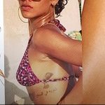 фото Тату Рианны от 30.09.2017 №004 - Rihanna Tattoo - tattoo-photo.ru