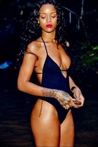 фото Тату Рианны от 30.09.2017 №012 - Rihanna Tattoo - tattoo-photo.ru