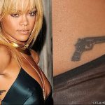 фото Тату Рианны от 30.09.2017 №027 - Rihanna Tattoo - tattoo-photo.ru