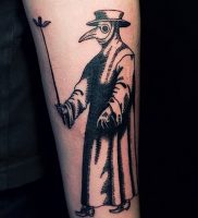 фото тату Чумной Доктор от 04.10.2017 №004 — tattoo Plague Doctor — tattoo-photo.ru