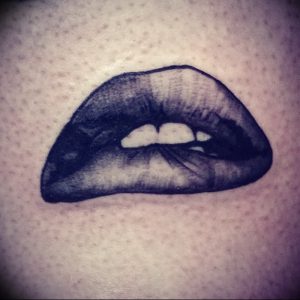 фото тату губы рисунок от 30.09.2017 №005 - tattoo lips drawing - tattoo-photo.ru