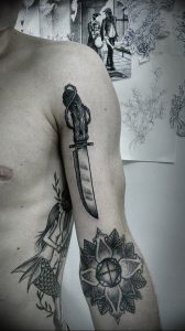 фото тату оружие от 05.09.2017 №090 - tattoo weapons - tattoo-photo.ru