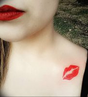 фото тату поцелуй от 22.09.2017 №002 — tattoo kiss — tattoo-photo.ru