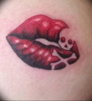 фото тату поцелуй от 22.09.2017 №011 — tattoo kiss — tattoo-photo.ru