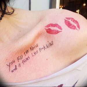 фото тату поцелуй от 22.09.2017 №055 - tattoo kiss - tattoo-photo.ru