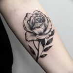 фото тату роза от 30.09.2017 №091 - rose tattoo - tattoo-photo.ru