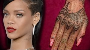 фото Тату Рианны от 30.09.2017 №018 - Rihanna Tattoo - tattoo-photo.ru