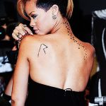 фото Тату Рианны от 30.09.2017 №044 - Rihanna Tattoo - tattoo-photo.ru