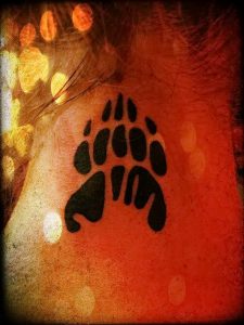 фото тату медвежья лапа от 30.09.2017 №002 - bear paw tattoo - tattoo-photo.ru