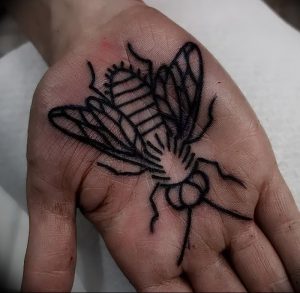 фото тату муха от 22.09.2017 №051 - Fly Tattoo - tattoo-photo.ru