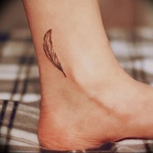 фото тату на щиколотке от 30.10.2017 №095 - ankle tattoo - tattoo-photo.ru