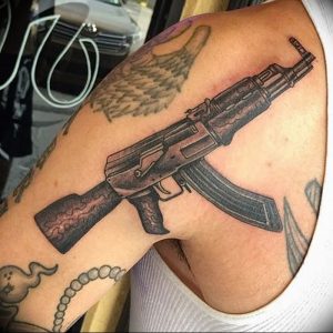 фото тату оружие от 05.09.2017 №017 - tattoo weapons - tattoo-photo.ru