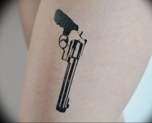 фото тату оружие от 05.09.2017 №052 - tattoo weapons - tattoo-photo.ru