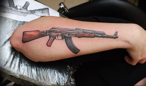 фото тату оружие от 05.09.2017 №085 - tattoo weapons - tattoo-photo.ru