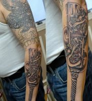 фото тату оружие от 05.09.2017 №110 — tattoo weapons — tattoo-photo.ru