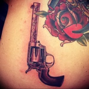 фото тату оружие от 05.09.2017 №119 - tattoo weapons - tattoo-photo.ru