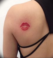 фото тату поцелуй от 22.09.2017 №004 — tattoo kiss — tattoo-photo.ru