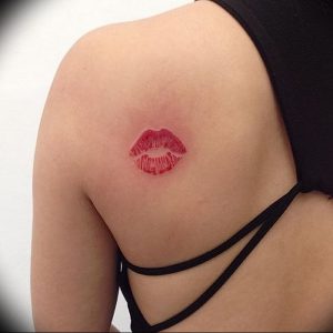 фото тату поцелуй от 22.09.2017 №004 - tattoo kiss - tattoo-photo.ru