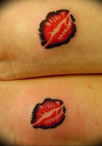 фото тату поцелуй от 22.09.2017 №088 - tattoo kiss - tattoo-photo.ru