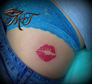 фото тату поцелуй от 22.09.2017 №098 - tattoo kiss - tattoo-photo.ru