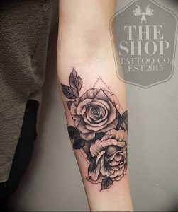 фото тату роза от 30.09.2017 №058 - rose tattoo - tattoo-photo.ru