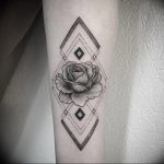 фото тату роза от 30.09.2017 №071 - rose tattoo - tattoo-photo.ru