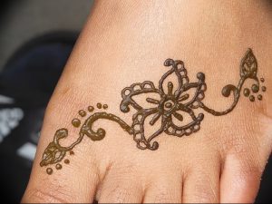 фото Мехенди на ноге от 24.10.2017 №084 - Mehendi on foot - tattoo-photo.ru