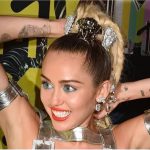 фото Тату Майли Сайрус от 05.12.2017 №007 - Miley Cyrus Tattoo - tattoo-photo.ru